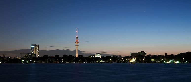 Außenalster Skyline in der Dämmerung