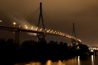 Köhlbrandbrücke bei Nacht