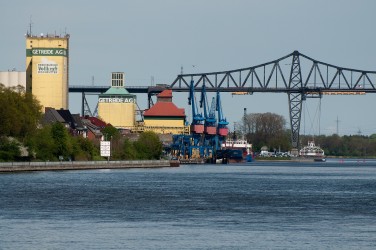Blick auf die Rendsburger Hochbrücke am Nord-Ostsee-Kanal
